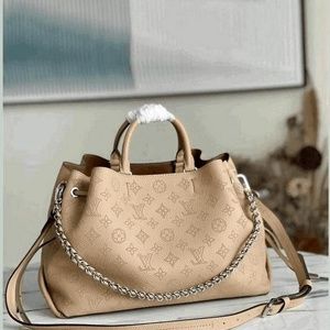 Meet your Posher, Lionel